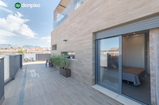 Ático dúplex con piscina en Maracena — 34