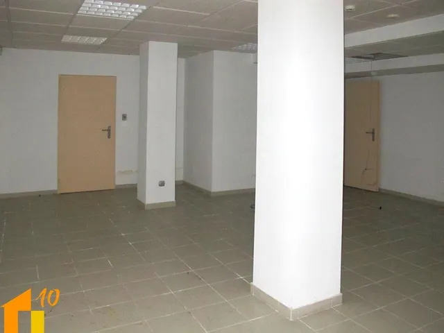 Local en venta en avd. Del Cid. — 15