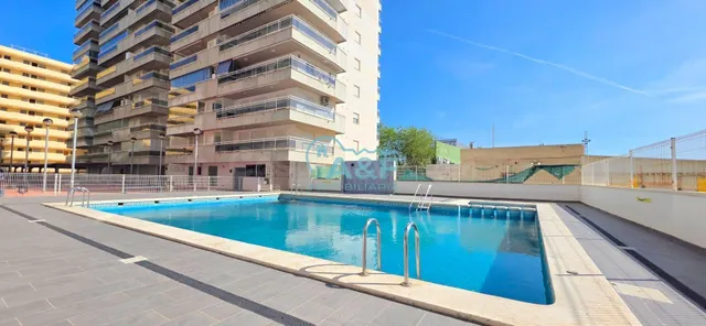 ALQUILER ANUAL 3 habitaciones RESIDENCIAL CLOMERAS