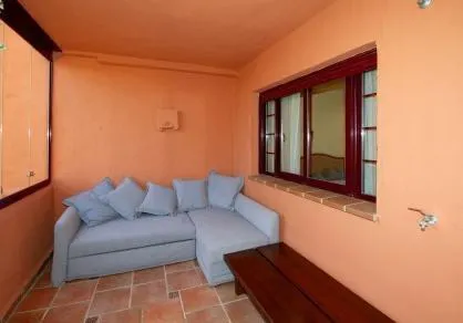 Exclusivo bajo con vistas panorámicas al mar y club de golf privado en La Mairena (El Soto) — 3