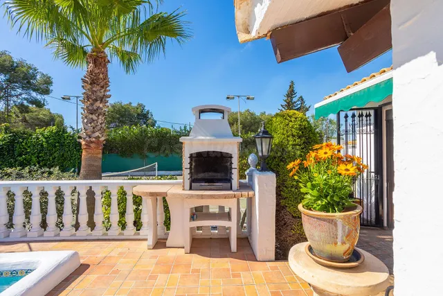 CHALET DE 3 DORMITORIOS Y 2 BAÑOS EN VILLA MARTIN (ORIHUELA  - foto 3