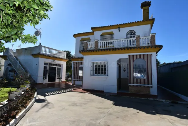 CHALET 5 DORMITORIOS 2 BAÑOS + APTO EXTERIOR EN PARCELA DE 1