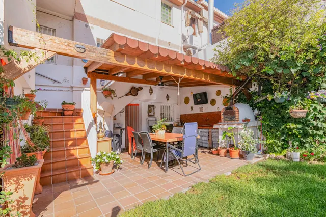 AMPLIA VIVIENDA EN CHAUCHINA CON PISCINA — 17