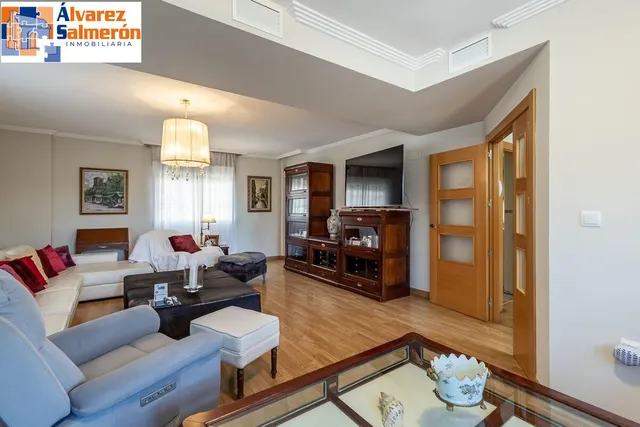 Casa pareada con piscina y vistas despejadas en Huétor Vega — 10