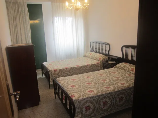 SE VENDE PISO EN EL CENTRO DE VALENCIA DE DON JUAN, 90 M2, COCINA, SALÓN, 4 HAB., 2 BAÑOS. — 8