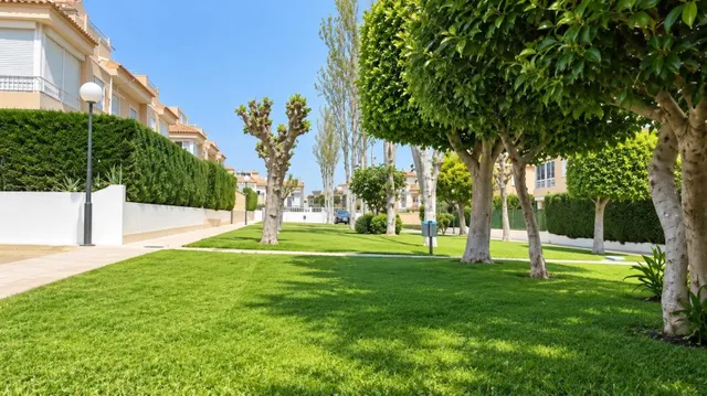 FANTASTICA VIVIENDA DE PLANTA BAJA CON PISCINA COMUNITARIA Y - foto 3
