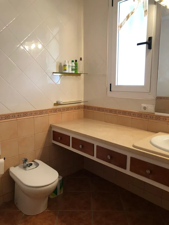 Villa en Guardamar. Primera línea con acceso directo a la playa — 31