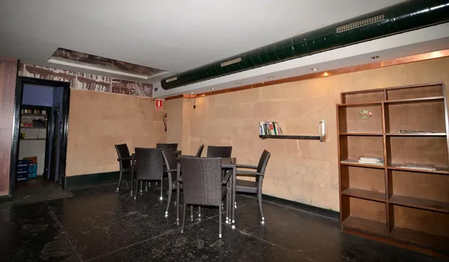 Urbis te ofrece un fantástico local en venta en zona San Juan, Salamanca. — 12