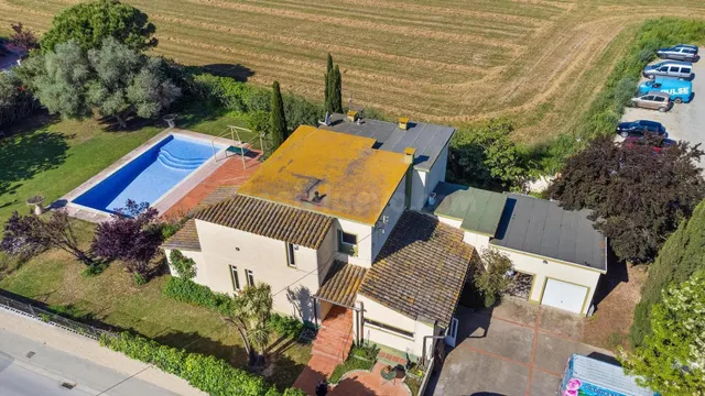 Villa con enorme jardín y piscina en pleno centro, a 5 minut - foto 2