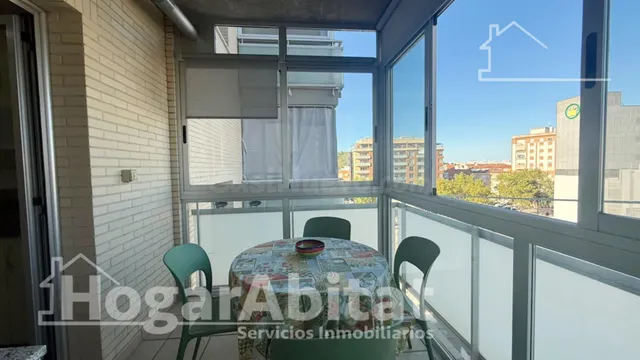 SEMINUEVO CON GARAJE, TRASTERO Y DOS TERRAZAS - foto 2