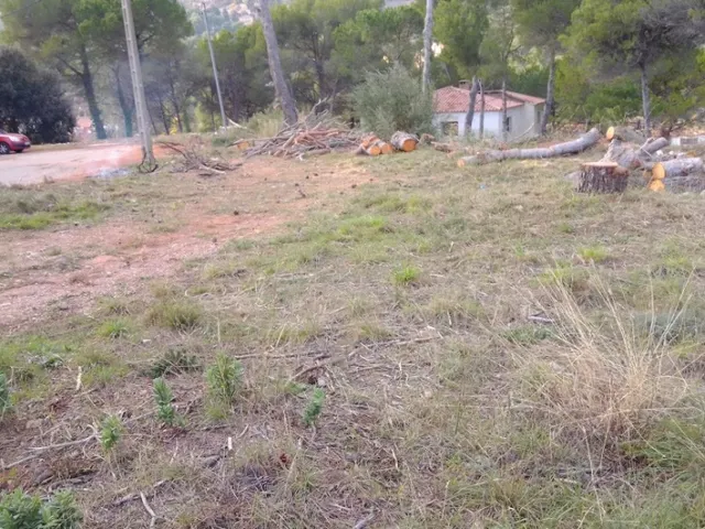TERRENY A FINAL DE CARRER AMB VISTES A LA MUNTANYA — 7