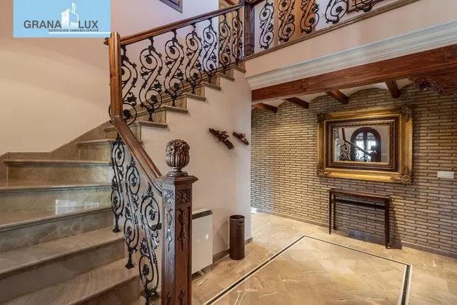 INCREÍBLE CHALET INDEPENDIENTE EN ZONA PRIVILEGIADA — 14