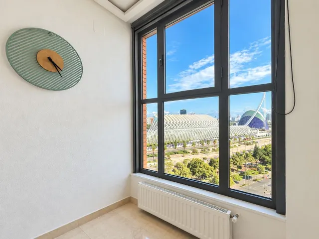 Piso de 3 habitaciones con piscina y garaje junto a Ciudad de las Artes — 11