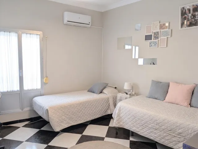 Amplia Casa en Venta en Marchena — 15