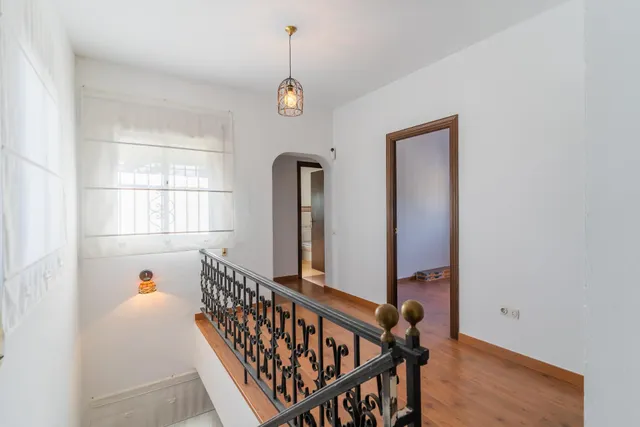 CASA CON AMPLIO JARDÍN EN CANTARRANAS — 40