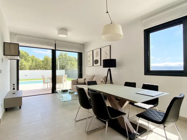 CHALET DE LUJO CON PISCINA, VISTAS AL MAR Y SOLÁRIUM PRIVADO — 4