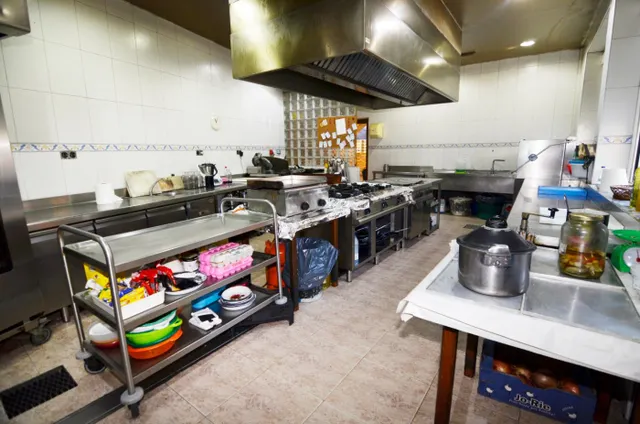 Urbis te ofrece un restaurante en venta en Aldeadávila de la Ribera, Salamanca. — 40