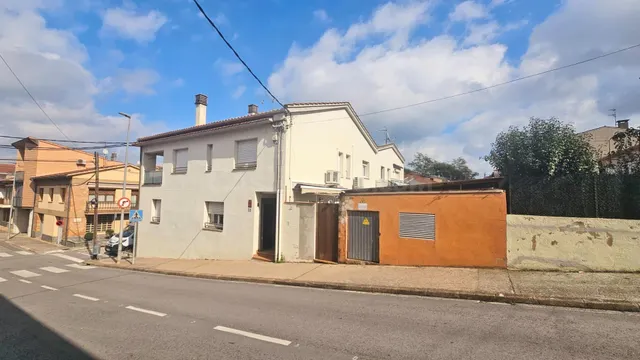 Casa en esquina en Bonavista - Olot - foto 3