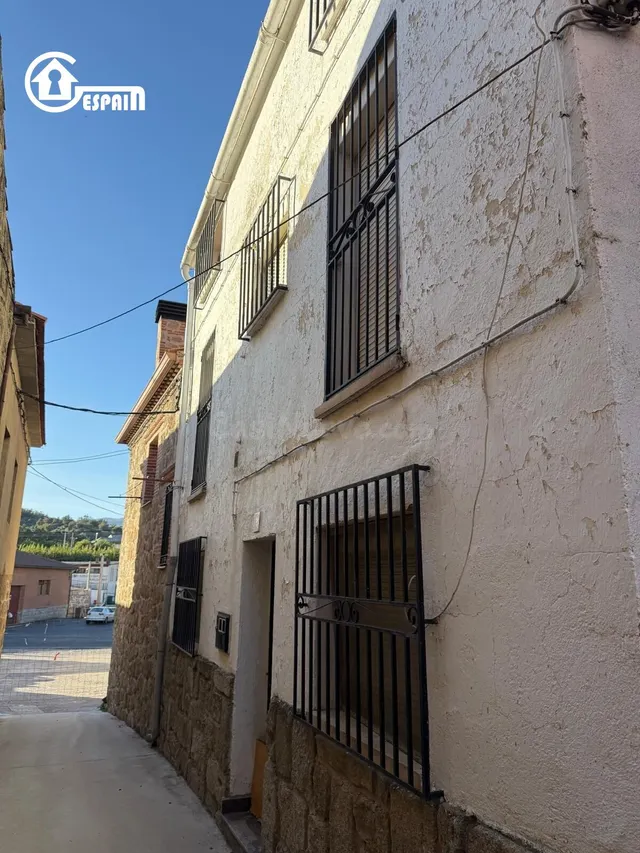 CASA FAMILIAR DE TRES PLANTAS EN BURGOHONDO - foto 3