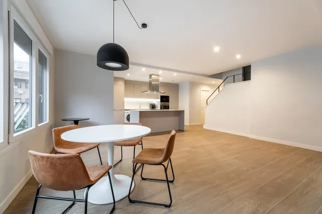 DÚPLEX DE NUEVA CONSTRUCCIÓN — 12