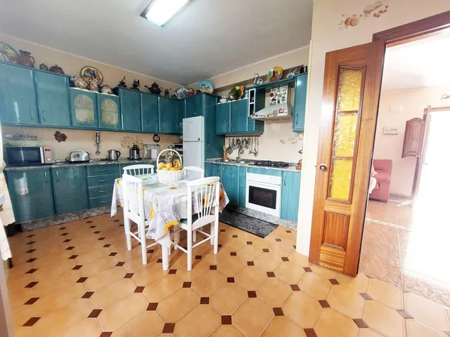 Casa mata 5 dormitorios lista para entrar a vivir en el cent - foto 3