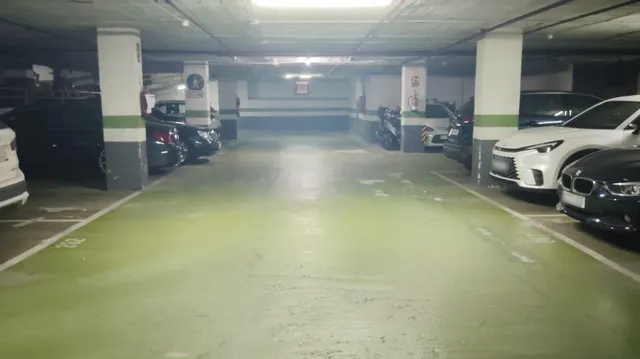 Parking de moto 5m² en alquiler - Eixample — 7