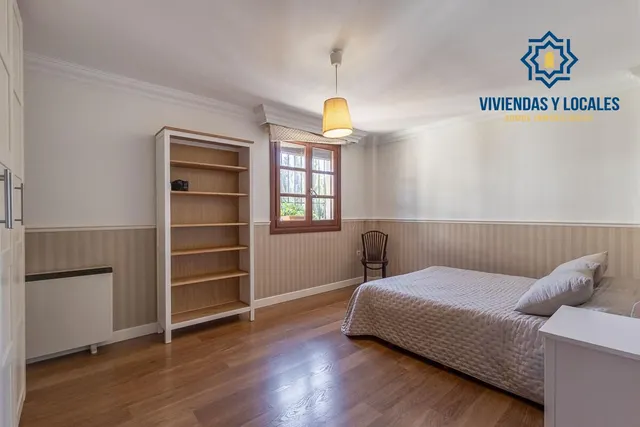 INCREÍBLE CHALET INDEPENDIENTE EN ZONA PRIVILEGIADA — 15