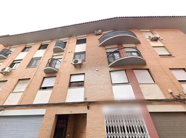 Se vende piso OKUPADO en Calle Epifanio Ibañez Nº 9 Yecla (M - foto 3