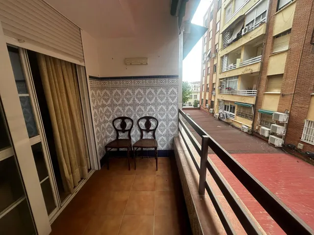 Gran piso en Avenida Barcelona — 8