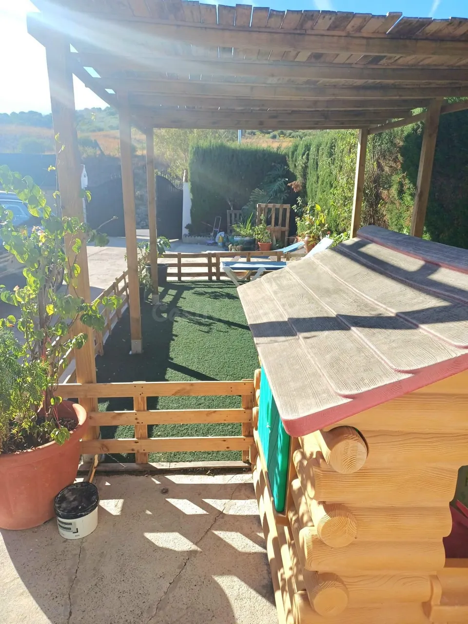 Casa con amplia parcela y piscina en torrecera