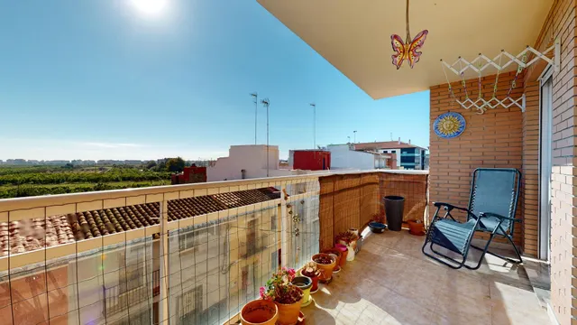 ESTUPENDO PISO CON INQUILINOS EN MONCOFA - SOLO INVERSORES
