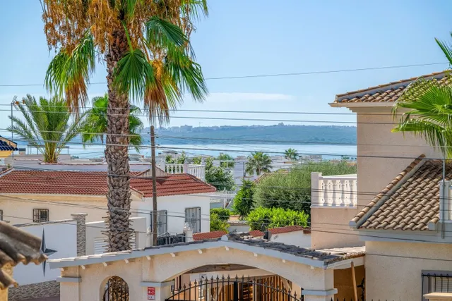 Villa 3 habitaciones 250m² en venta - Centro de la Ciudad Quesada — 41
