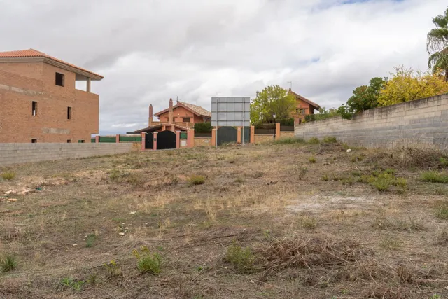 VENTA DE PARCELA EN LA URBANIZACIÓN CAÑADAS DEL PARQUE — 15