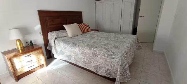Piso en venta en Santa Rosa–Valdeolleros: comodidad, terraza - foto 3