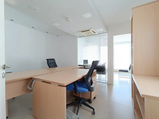 Oficina en pleno centro — 13