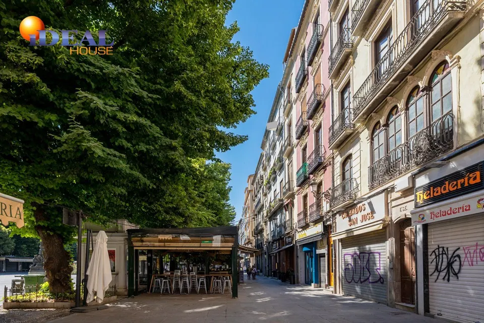 A LA VENTA EDIFICIO EN PLAZA BIB-RAMBLA