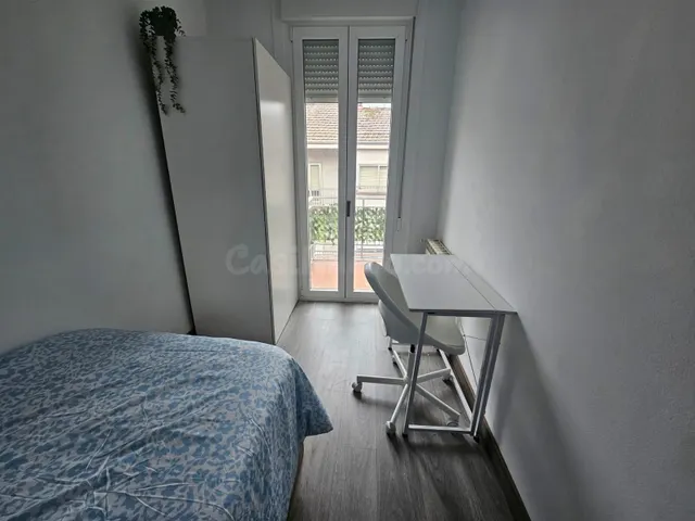 Amplia Habitación Reformada en Ourense - Zona O Vinteún - - foto 3