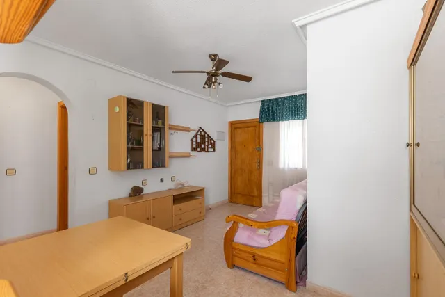 Bungalow planta baja con piscina y jardines en Los Balcones — 8