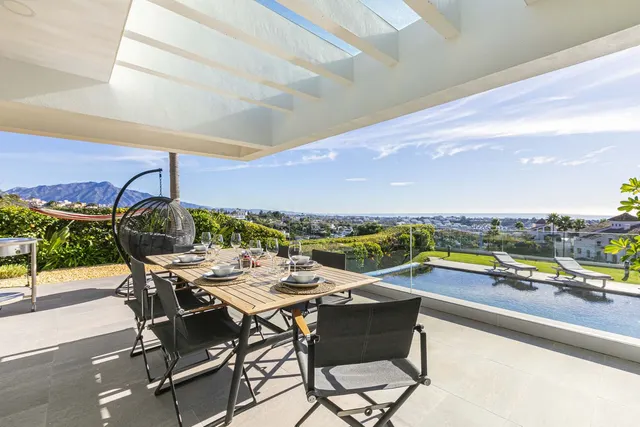 Chalet 4 habitaciones 354m² en venta - Costa del Sol - foto 2