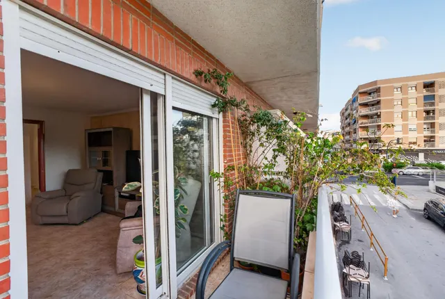 Amplio apartamento de 4 dormitorios a pocos pasos de la Playa del Acequión, Torrevieja — 8