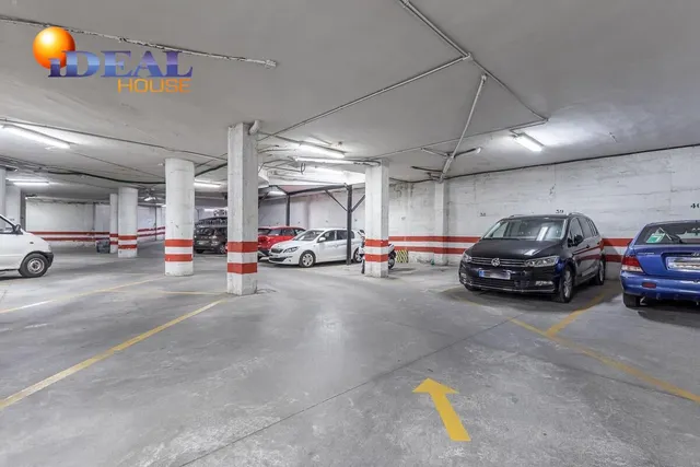 PISO REFORMADO CON VISTAS PANORÁMICAS A UN PASO DEL CENTRO DE GRANADA — 32