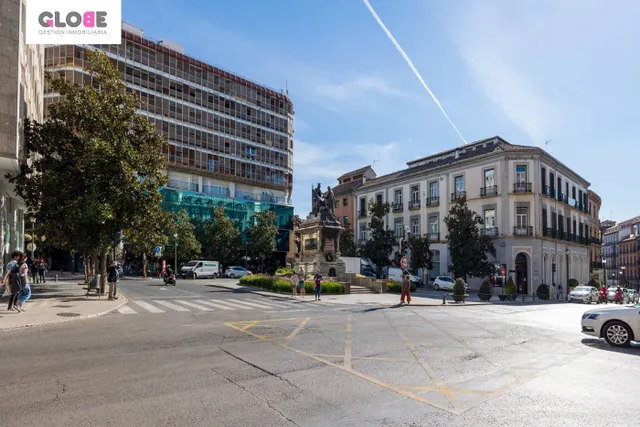 LOCAL EN VENTA JUNTO PLAZA ISABEL LA CATÓLICA — 16