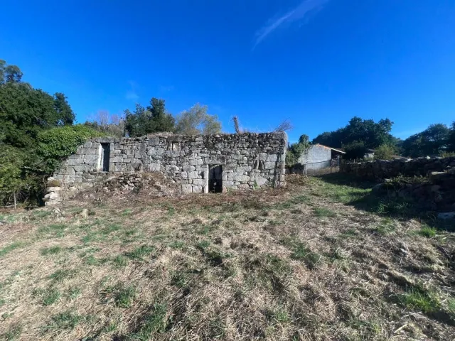 FINCA EDIFICABLE DE 735m2 EN XILFONXE (CON CASA DE PIEDRA EN - foto 4