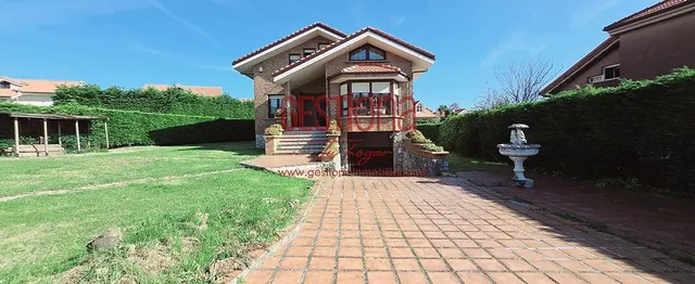 MAJESTUOSO CHALET INDEPENDIENTE EN OTERO. PONTEJOS. — 2