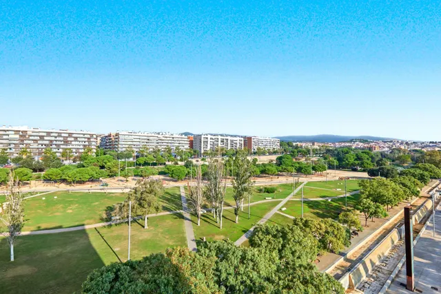 Excepcional piso muy alto con terraza y vistas al mar — 39