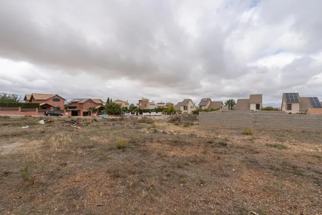 VENTA DE PARCELA EN LA URBANIZACIÓN CAÑADAS DEL PARQUE — 19
