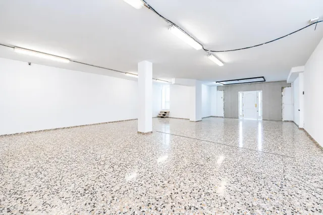 Local con proyecto de cambio de uso a vivienda con terraza y patio privado en Sant Agustí — 7
