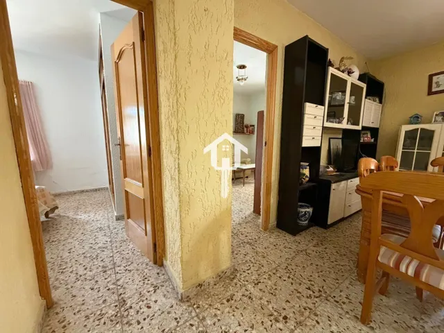 Casa independiente en moralet, Alicante. dos viviendas independientes, 3.700m2 de parcela, 5 habitaciones, 3 baños, piscina — 39