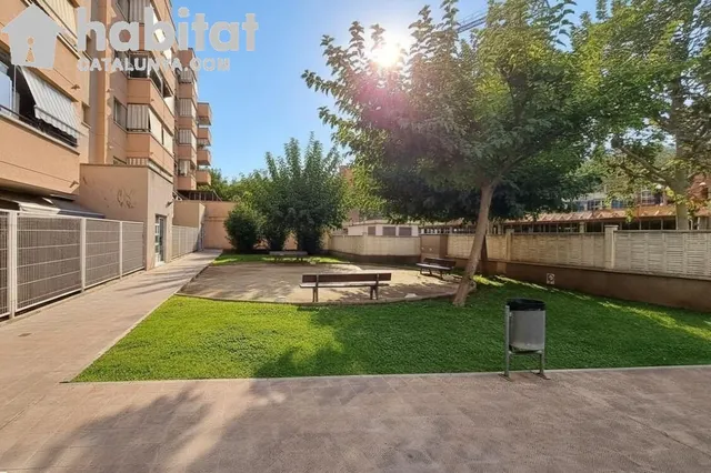 ¡Luminoso piso en Martorell con piscina y parking en zona tranquila junto al centro! — 18
