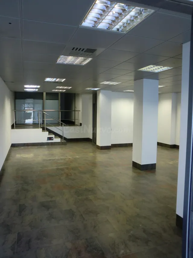 LOCAL COMERCIAL EN PLENO CENTRO DE HOSPITALET DE L´INFANT - foto 4